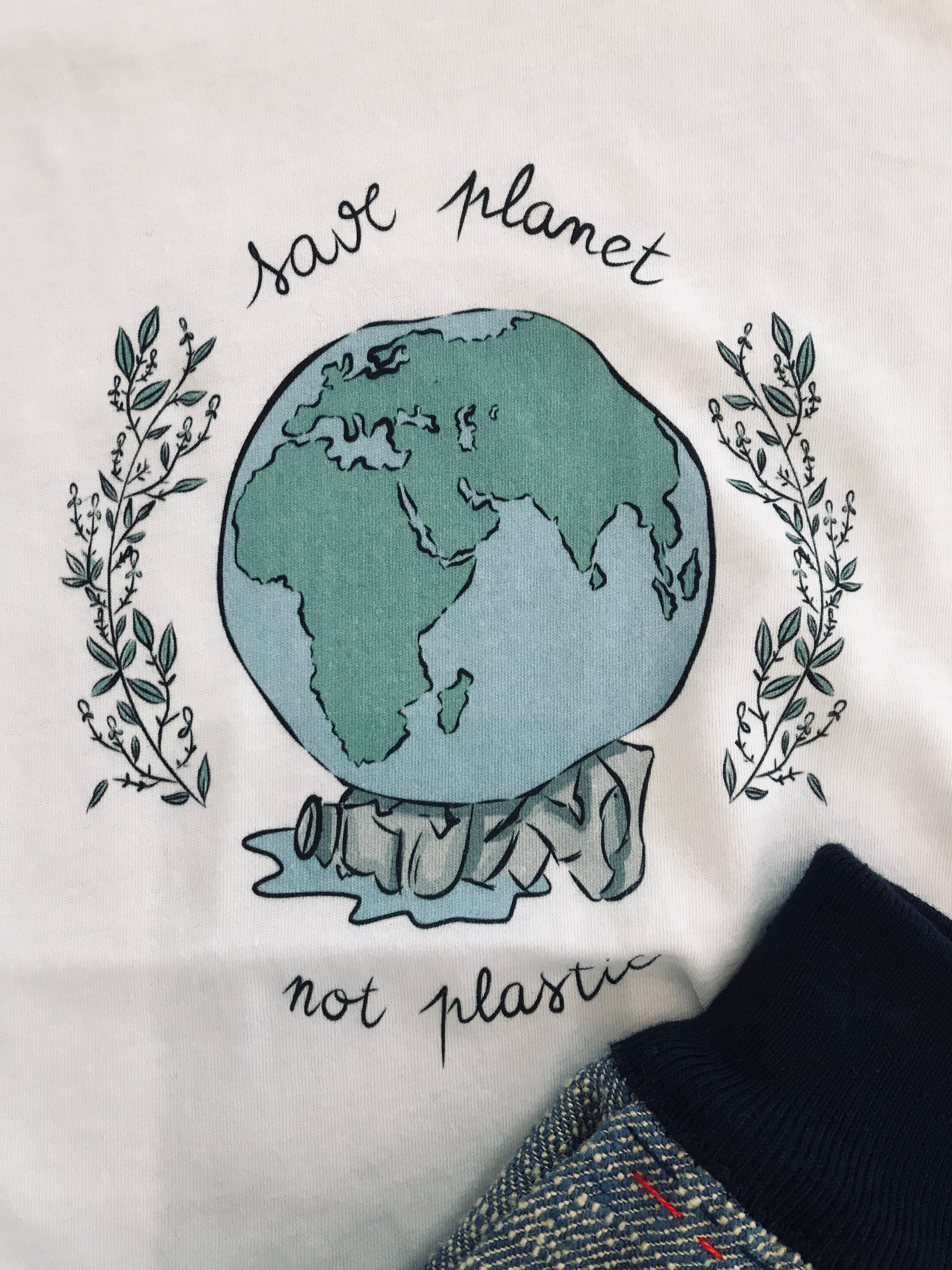 T-shirt "Save planet not plastic"